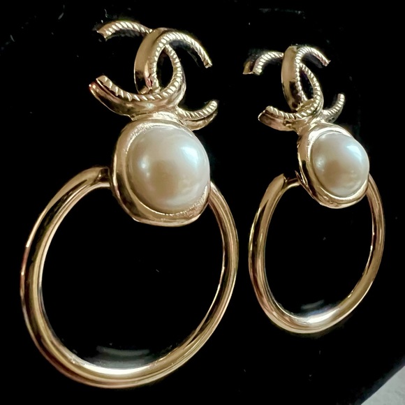 Chanel Pearl CC Drop earrings - Picture 4 of 8